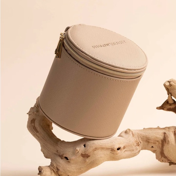 Fitglow Beauty ECO LUXE MAKEUP CASE New - Picture 2 of 5